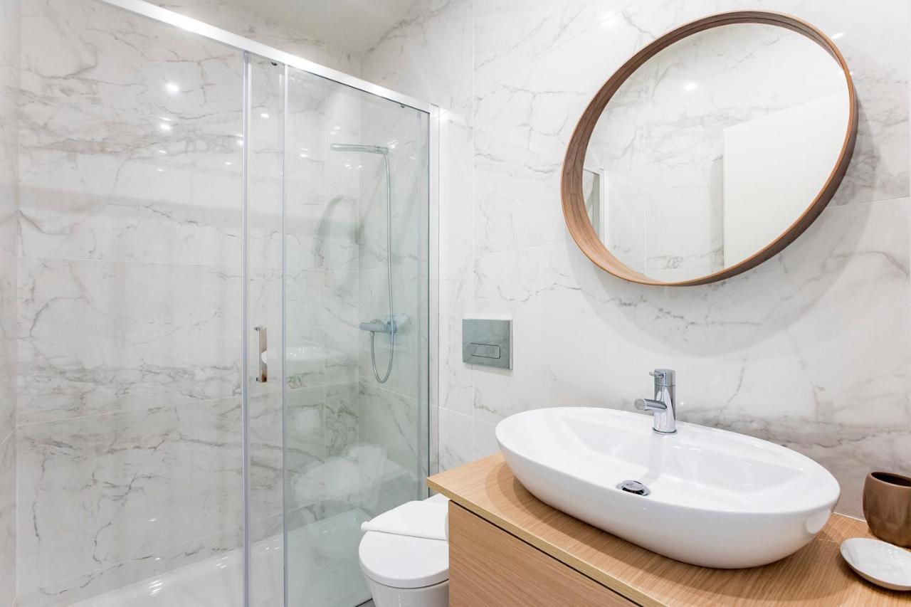 Central Studio W/ Pool, Ac & Patio By Lovelystay Porto Eksteriør billede