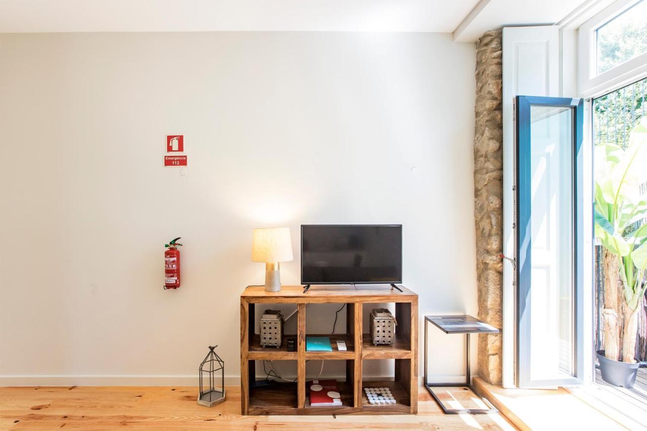 Central Studio W/ Pool, Ac & Patio By Lovelystay Porto Eksteriør billede